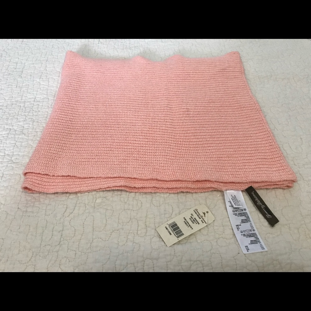 🎁 BNWT Tommy Bahama peach infinity scarf